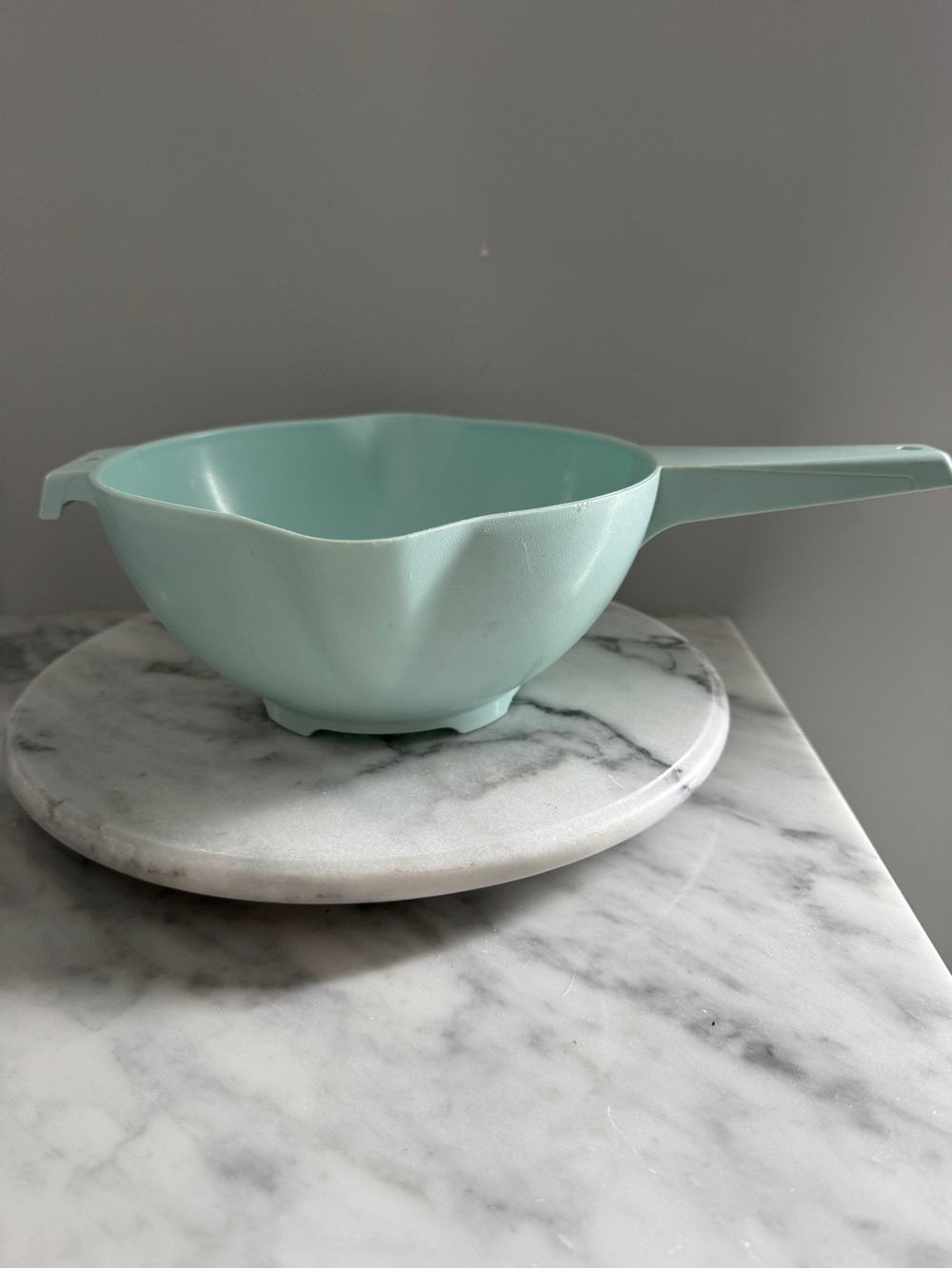 Vintage Tupperware Seafoam Colander Strainer with Handle 1523-4